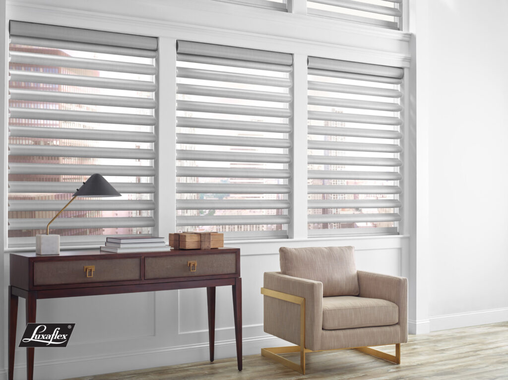 Luxalfex Pirouette in Satin in a Study