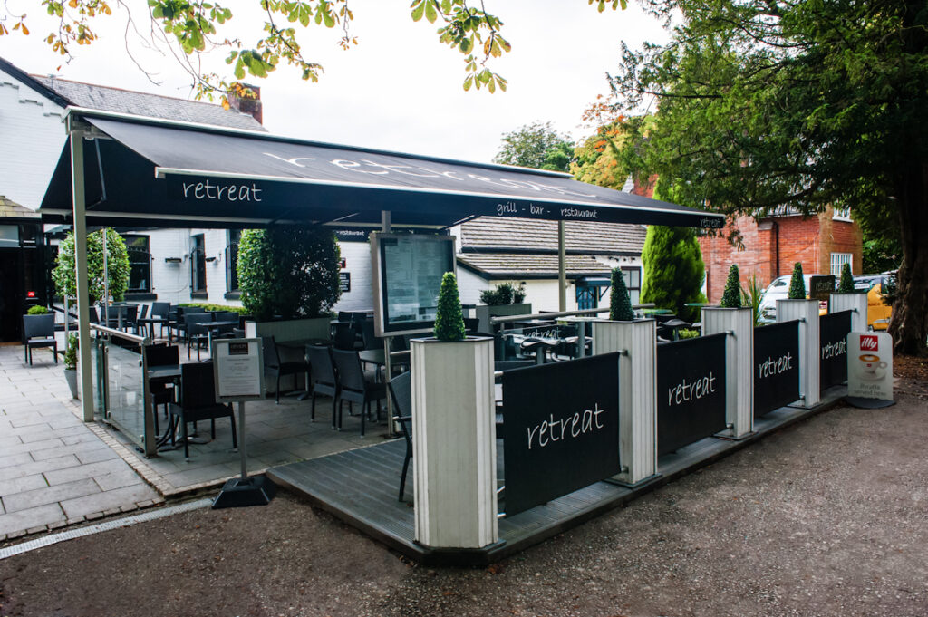 JR A104 WingLine The Retreat Restaurant Bolton 11611051679708